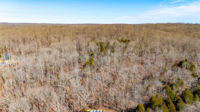 2800 Hurricane Creek Rd, N, Mc Ewen, TN 37101