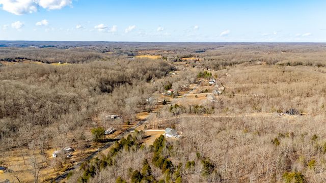 2800 Hurricane Creek Rd, N, Mc Ewen, TN 37101