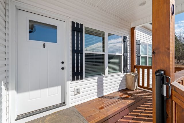 2800 Hurricane Creek Rd, N, Mc Ewen, TN 37101