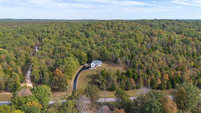 2800 Hurricane Creek Rd, N, Mc Ewen, TN 37101