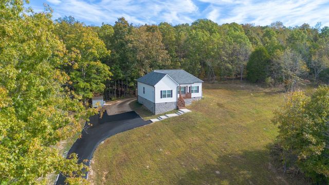 2800 Hurricane Creek Rd, N, Mc Ewen, TN 37101