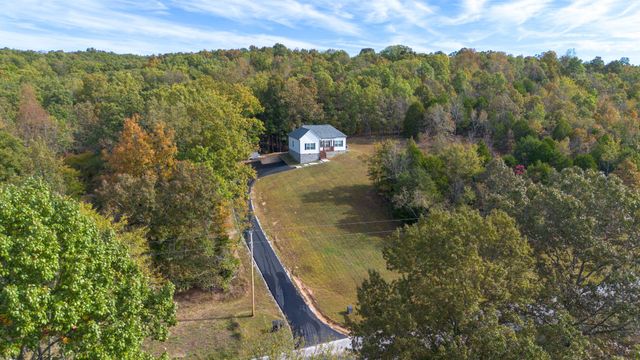 2800 Hurricane Creek Rd, N, Mc Ewen, TN 37101