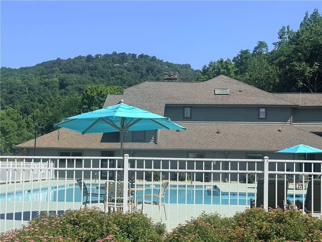 147 Raptor Way, Landrum, SC 29356