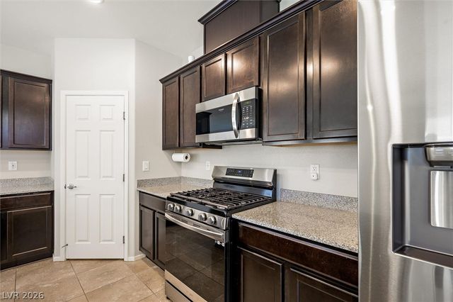 1301 Luna Del Oro Lane, Henderson, NV 89002