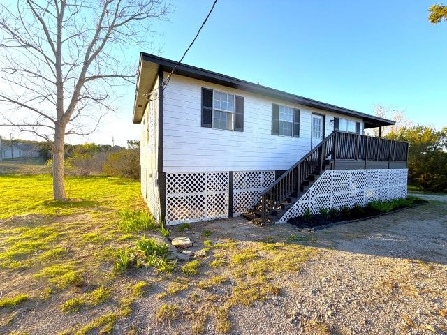 2304 Beverly Drive, Granbury, TX 76048