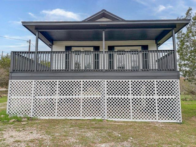 2304 Beverly Drive, Granbury, TX 76048