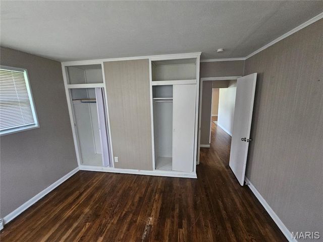 2207 Hollis Drive, St Louis, MO 63136