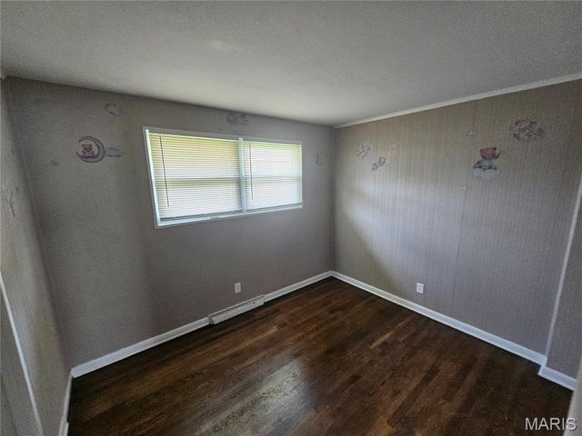 2207 Hollis Drive, St Louis, MO 63136