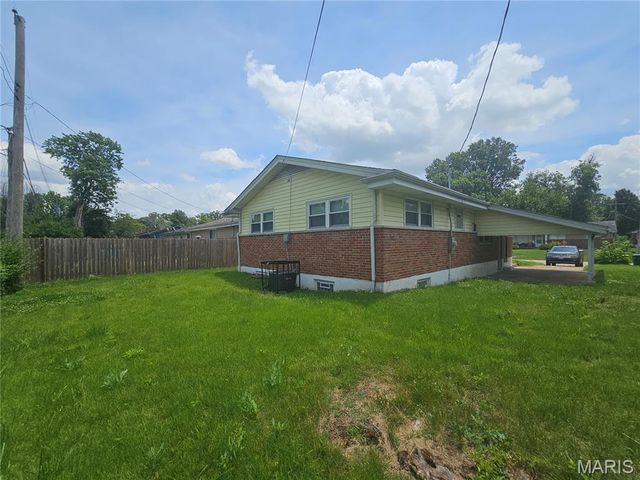 2207 Hollis Drive, St Louis, MO 63136