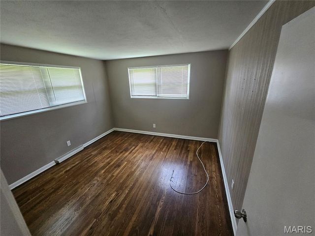 2207 Hollis Drive, St Louis, MO 63136