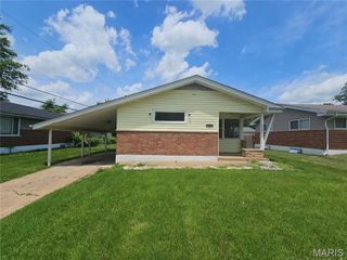 2207 Hollis Drive, St Louis, MO 63136