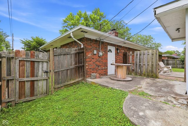 302 Hopkins Road, Cumberland, IN 46229