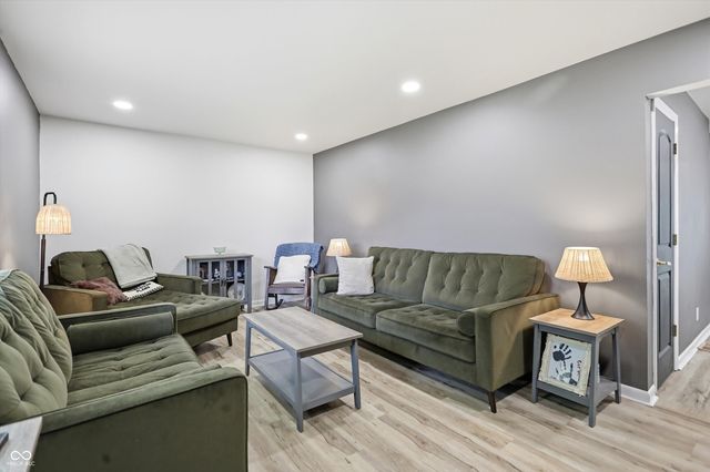 302 Hopkins Road, Cumberland, IN 46229