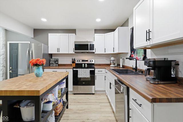 302 Hopkins Road, Cumberland, IN 46229