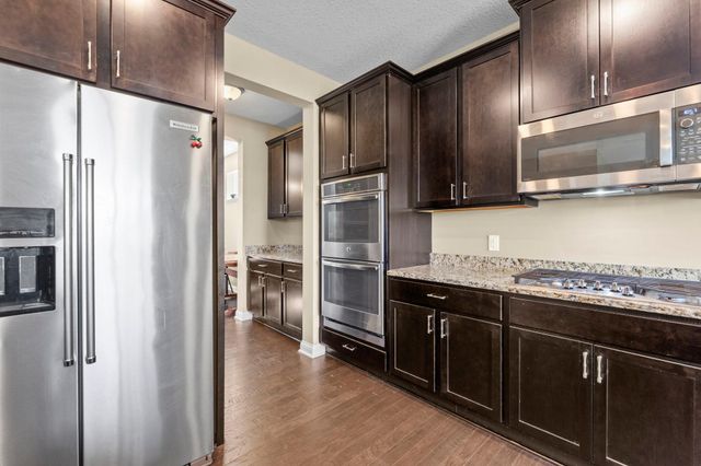 4014 Holasek Path, Chaska, MN 55318