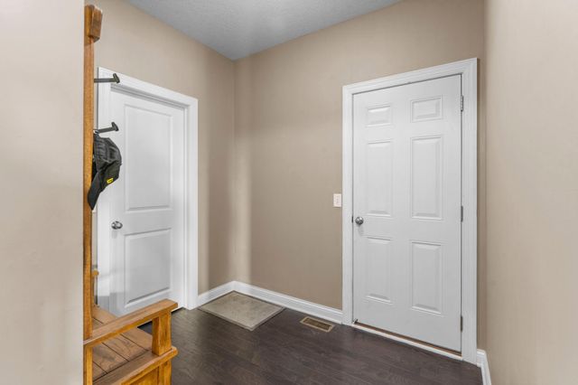 4014 Holasek Path, Chaska, MN 55318
