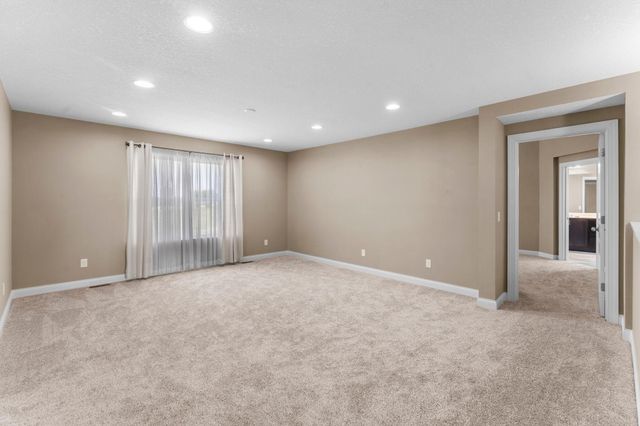 4014 Holasek Path, Chaska, MN 55318