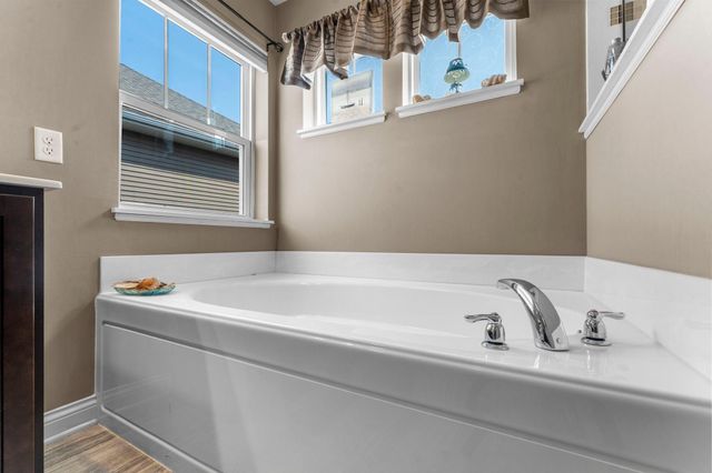 4014 Holasek Path, Chaska, MN 55318