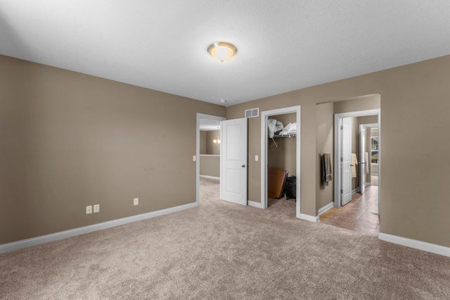 4014 Holasek Path, Chaska, MN 55318