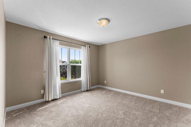 4014 Holasek Path, Chaska, MN 55318