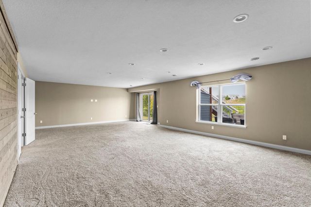 4014 Holasek Path, Chaska, MN 55318