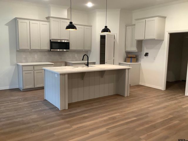 7883 Greenhill Drive, Tyler, TX 75703