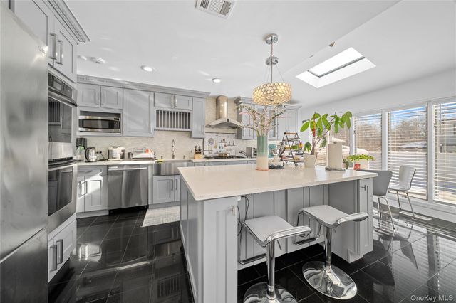 98 Birchwood Park Drive, Jericho, NY 11753