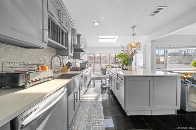 98 Birchwood Park Drive, Jericho, NY 11753