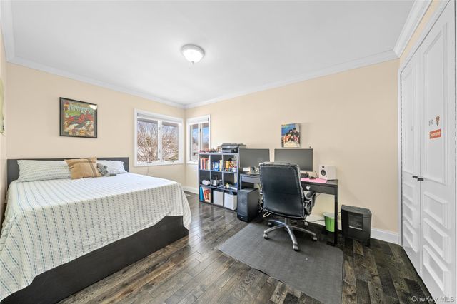 98 Birchwood Park Drive, Jericho, NY 11753