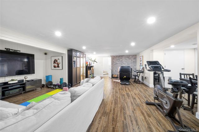 98 Birchwood Park Drive, Jericho, NY 11753