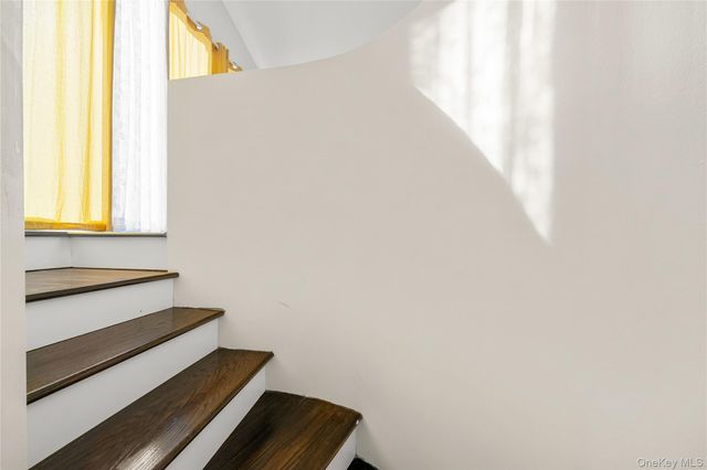 98 Birchwood Park Drive, Jericho, NY 11753