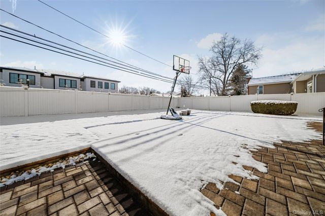 98 Birchwood Park Drive, Jericho, NY 11753