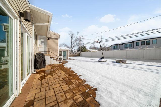 98 Birchwood Park Drive, Jericho, NY 11753