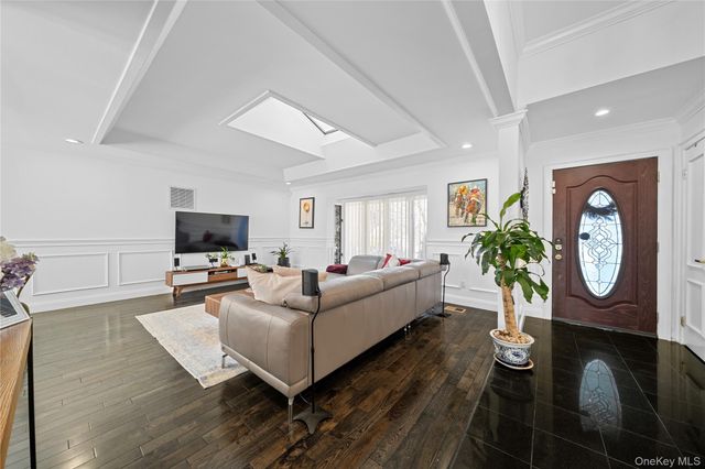 98 Birchwood Park Drive, Jericho, NY 11753