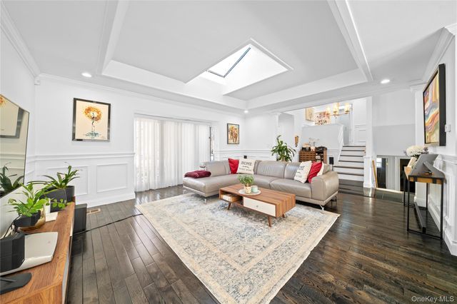 98 Birchwood Park Drive, Jericho, NY 11753