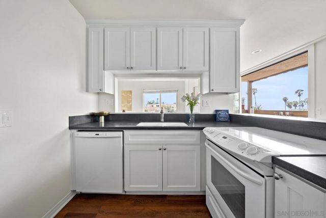5155 W Point Loma 8, San Diego, CA 92107