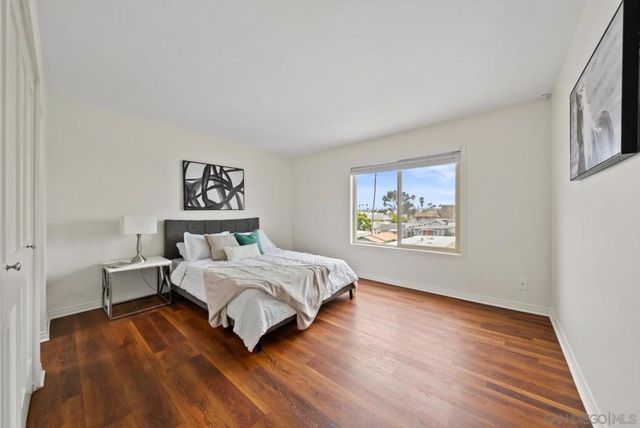 5155 W Point Loma 8, San Diego, CA 92107
