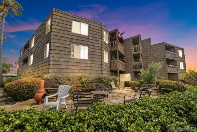 5155 W Point Loma 8, San Diego, CA 92107