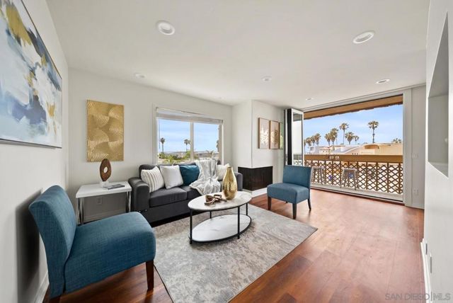 5155 W Point Loma 8, San Diego, CA 92107