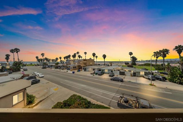 5155 W Point Loma 8, San Diego, CA 92107