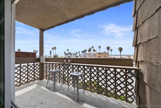 5155 W Point Loma 8, San Diego, CA 92107