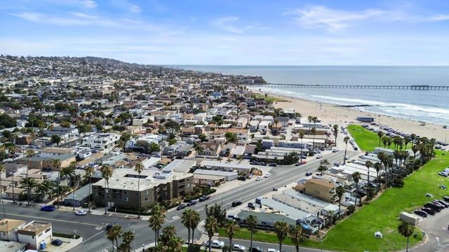 5155 W Point Loma 8, San Diego, CA 92107