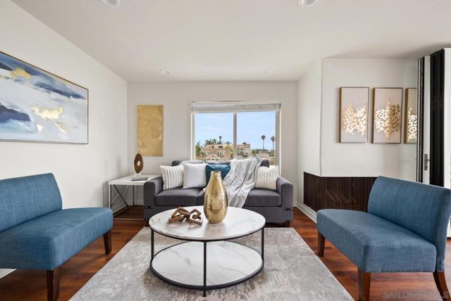 5155 W Point Loma 8, San Diego, CA 92107