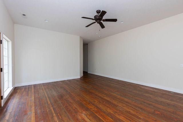 4911 E Greenbluff Rd, Colbert, WA 99005