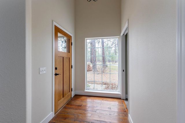 4911 E Greenbluff Rd, Colbert, WA 99005