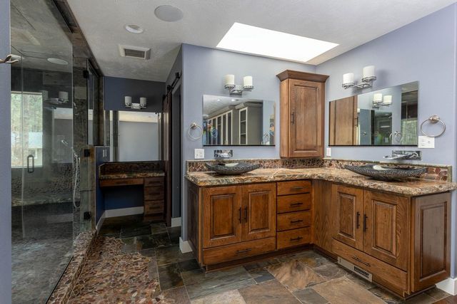 4911 E Greenbluff Rd, Colbert, WA 99005