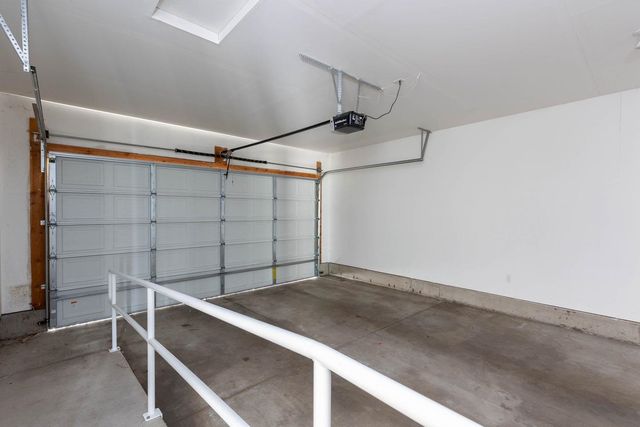 4911 E Greenbluff Rd, Colbert, WA 99005