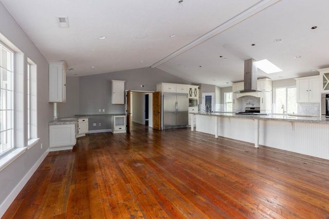 4911 E Greenbluff Rd, Colbert, WA 99005