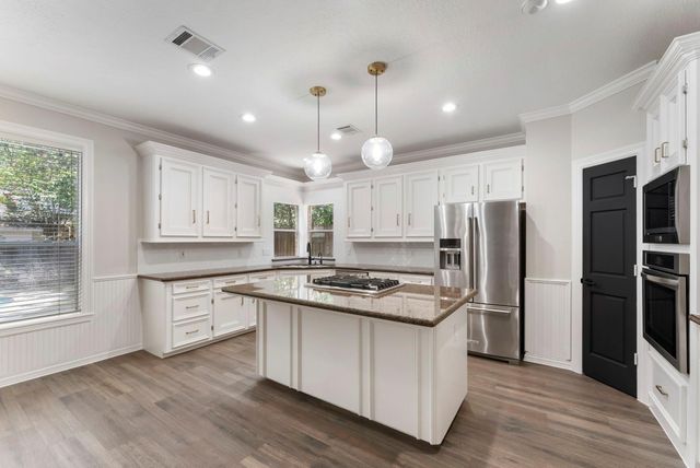 23 Shearwater Place, The Woodlands, TX 77381