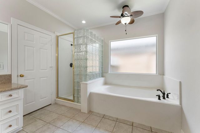 23 Shearwater Place, The Woodlands, TX 77381